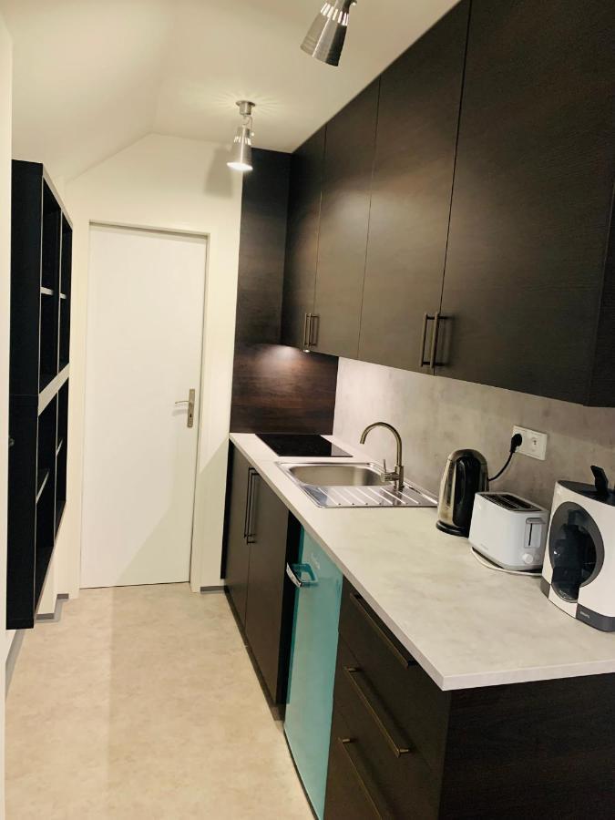 Cozy Friendly Place With Free Parking Prague Exterior photo